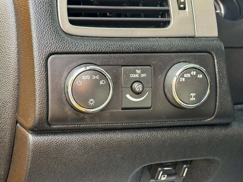 Used 2011 Chevrolet Suburban 2500 image 27