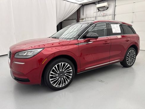 Used 2022 Lincoln Corsair AWD w/ Premium Package image 3