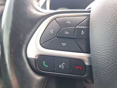 Used 2020 Jeep Compass Latitude w/ Cold Weather Group image 13