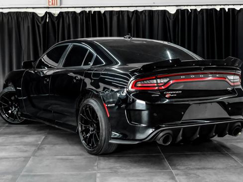Used 2022 Dodge Charger R/T RWD image 12