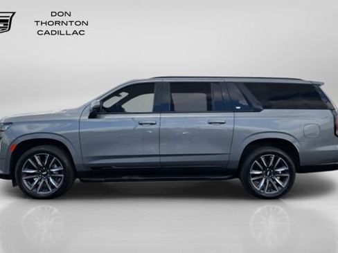 Certified 2022 Cadillac Escalade ESV Sport AWD/4WD image 2