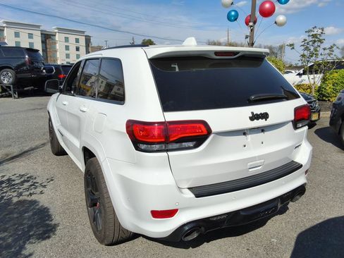 Used 2019 Jeep Grand Cherokee SRT image 4