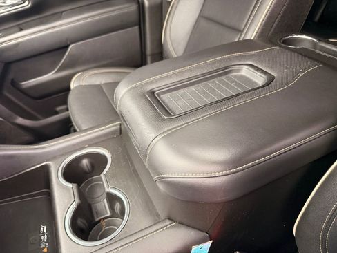 Used 2023 GMC Yukon SLT RWD image 22