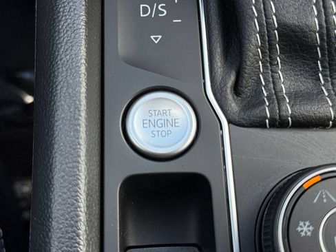 Used 2023 Volkswagen Atlas SE w/ Black Wheel Package AWD/4WD image 27