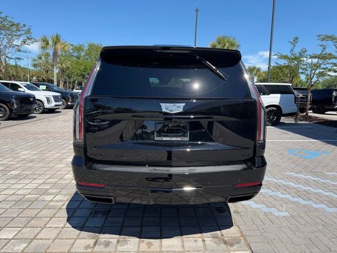 Used 2025 Cadillac Escalade Sport Platinum w/ LPO, ONYX Package AWD/4WD image 6
