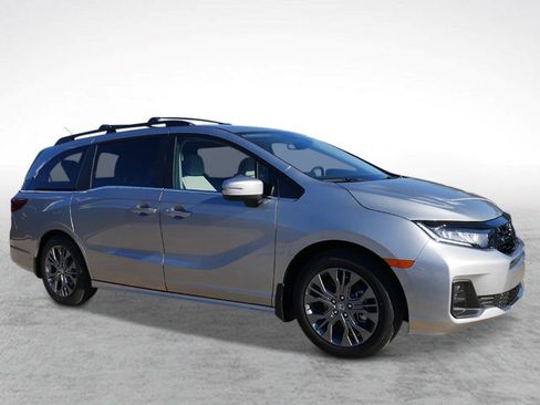New 2026 Honda Odyssey Touring image 5