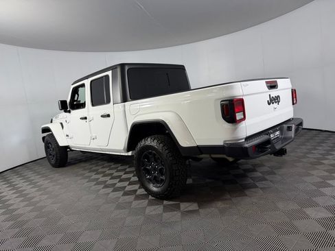 Used 2023 Jeep Gladiator Sport AWD/4WD image 8