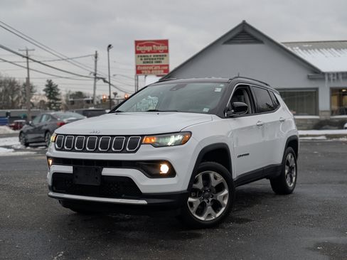 Used 2022 Jeep Compass Limited image 1
