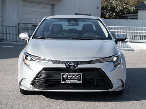 Used 2023 Toyota Corolla LE image 2