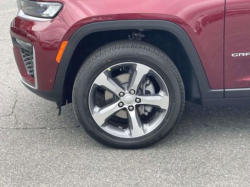 New 2026 Jeep Grand Cherokee Limited w/ Luxury Tech Group II AWD/4WD image 10