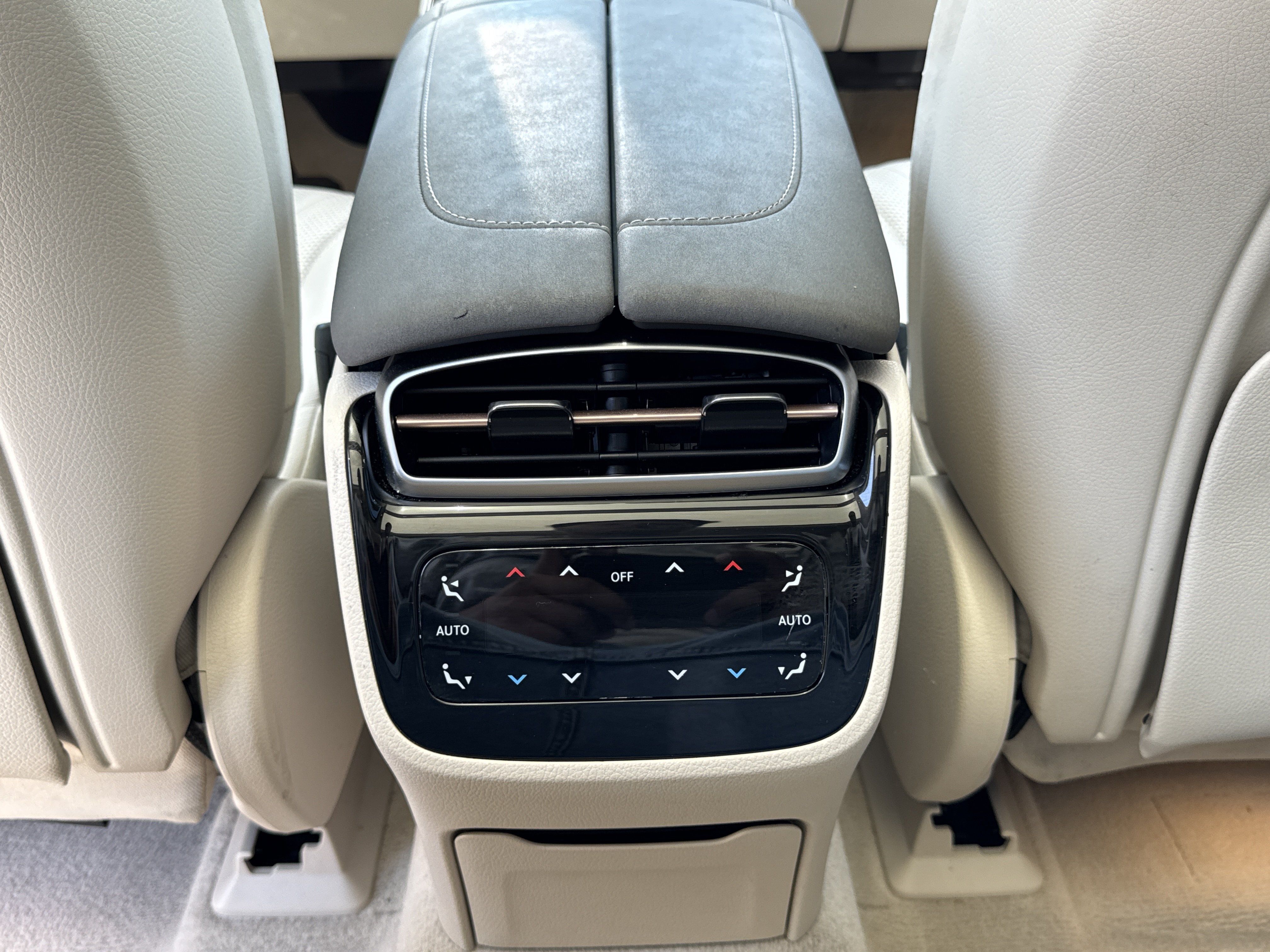 Used 2023 Mercedes-Benz EQS 450+ SUV image 17