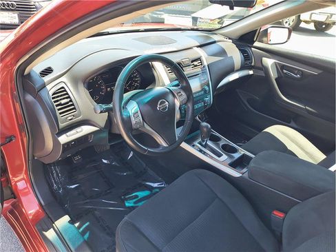 Used 2015 Nissan Altima 2.5 SV FWD image 5