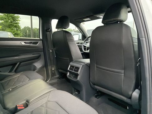 Used 2024 Volkswagen Atlas Cross Sport SE FWD image 17