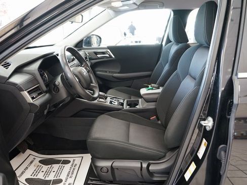 Used 2024 Mitsubishi Outlander ES image 24