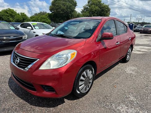 Used 2014 Nissan Versa SV FWD image 1
