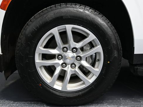 Used 2023 Chevrolet Suburban LT image 11