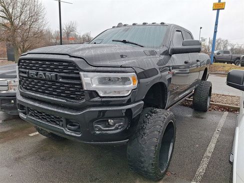 Used 2022 RAM 2500 Big Horn w/ Level C Equiment Group image 3