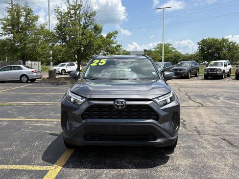 Used 2025 Toyota RAV4 XLE AWD/4WD image 2