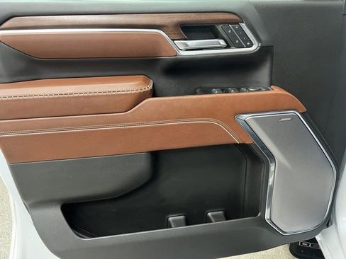 Used 2024 GMC Sierra 3500 Denali Ultimate image 25