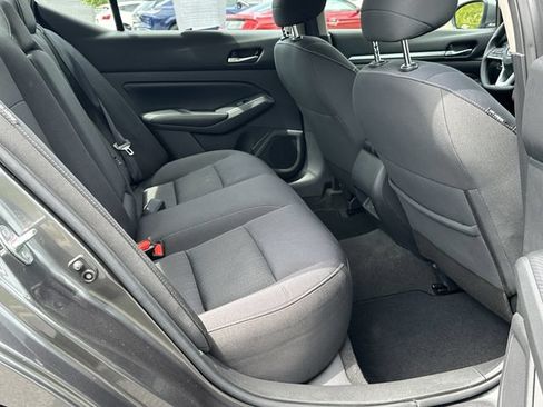 Certified 2022 Nissan Altima 2.5 SV FWD image 16