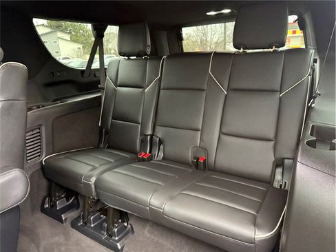 Used 2025 Cadillac Escalade ESV Premium Luxury image 36