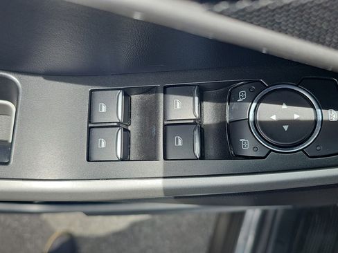 Used 2022 Ford Explorer XLT w/ Equipment Group 202A AWD/4WD image 11