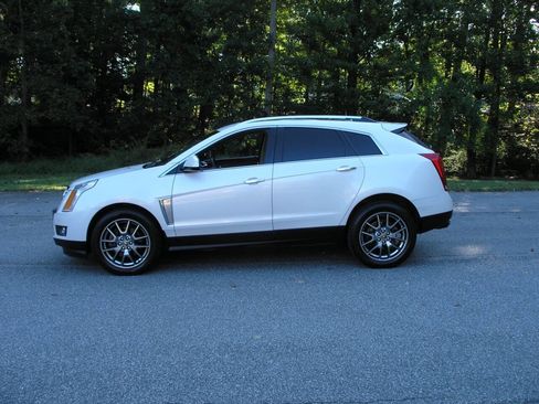 Used 2015 Cadillac SRX Performance w/ Driver Awareness Package image 12