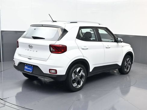 Certified 2026 Hyundai Venue SEL FWD image 4