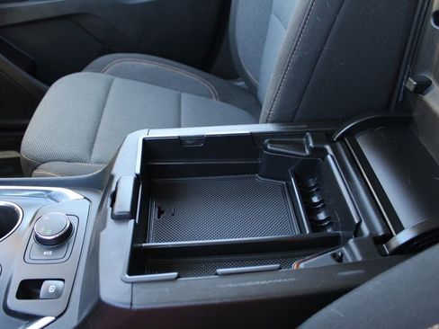 Used 2020 Chevrolet Traverse LS image 41