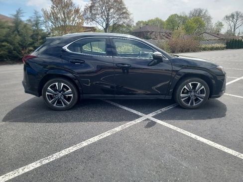 Used 2024 Lexus UX 250h AWD w/ Premium Package image 7