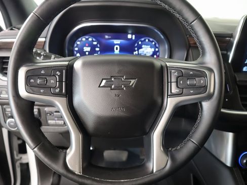 Used 2023 Chevrolet Suburban Z71 w/ Luxury Package image 3