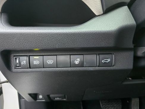 Used 2025 Toyota RAV4 XLE image 25