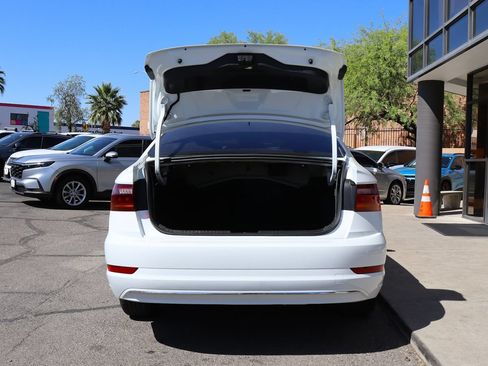 Used 2019 Volkswagen Jetta SE FWD image 22