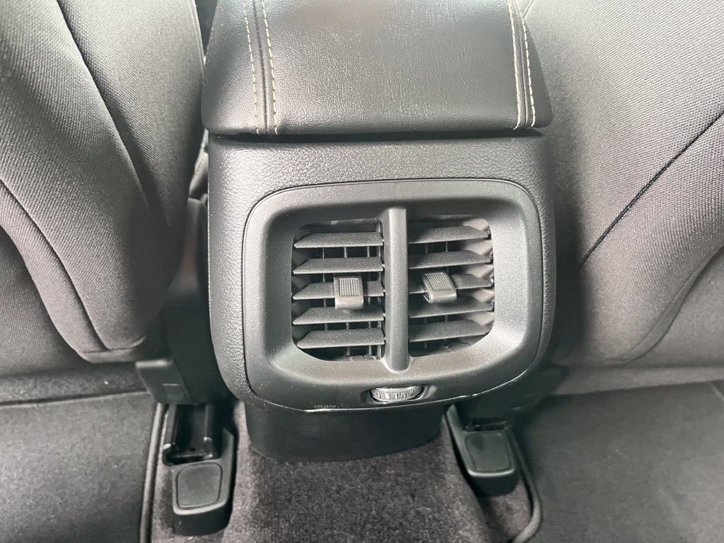 Used 2018 Jeep Cherokee Latitude w/ Safety Group AWD/4WD image 19