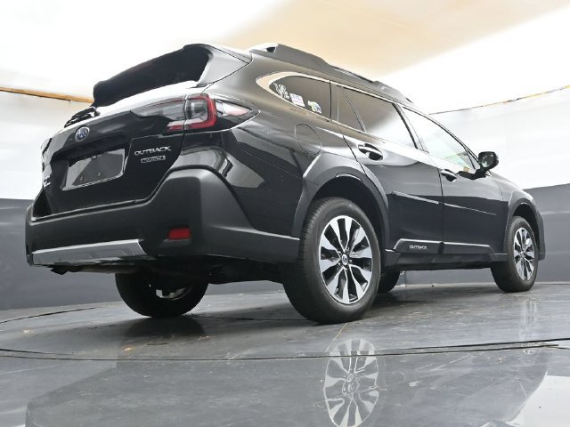 Used 2024 Subaru Outback Touring AWD/4WD image 33