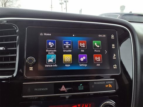 Used 2019 Mitsubishi Outlander FWD image 11