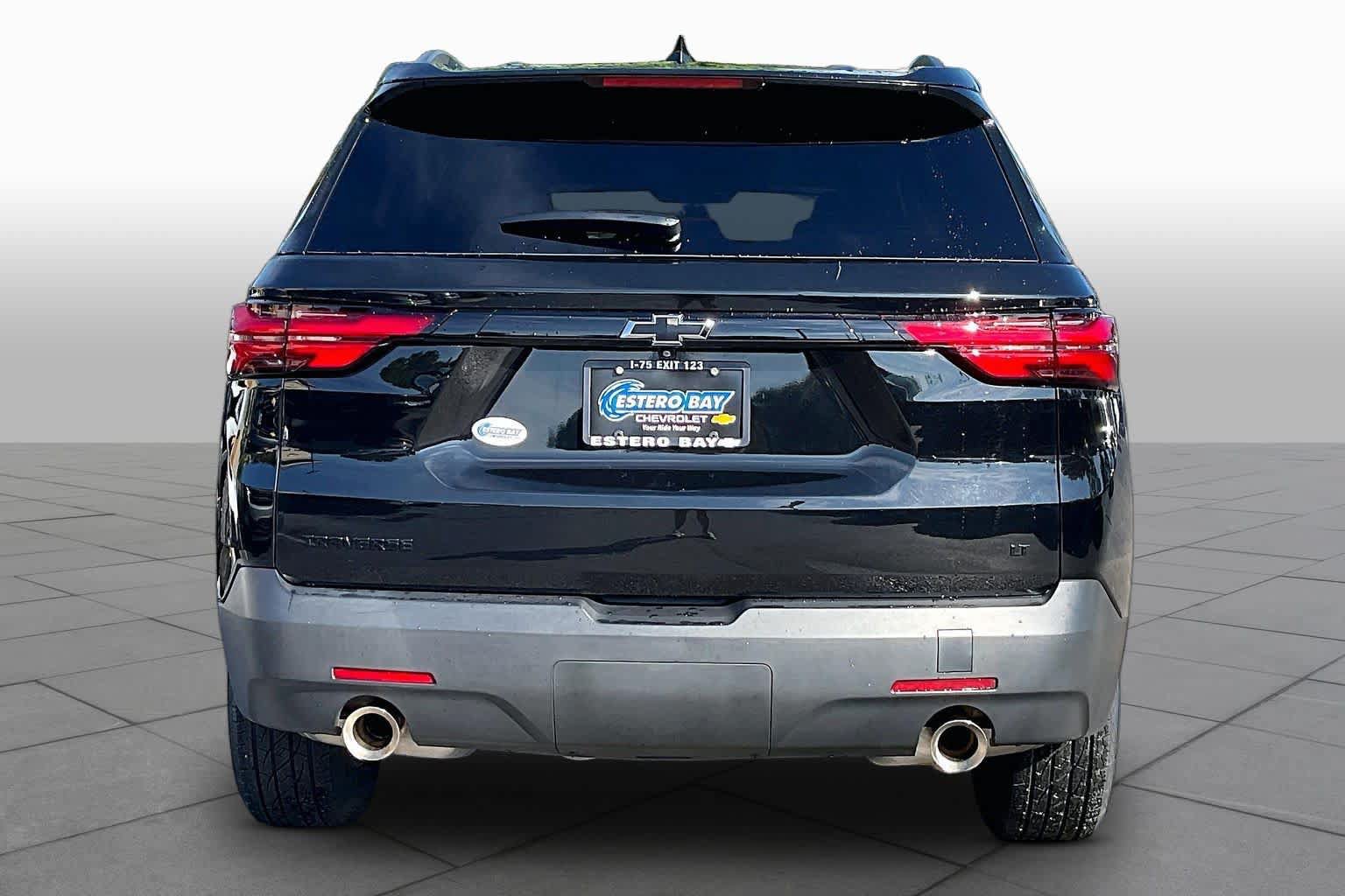 Used 2023 Chevrolet Traverse LT FWD image 5