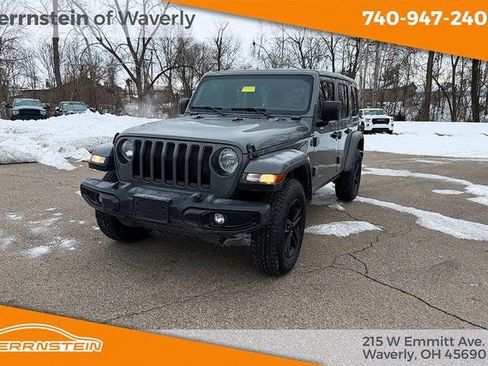 Used 2023 Jeep Wrangler Sahara image 3