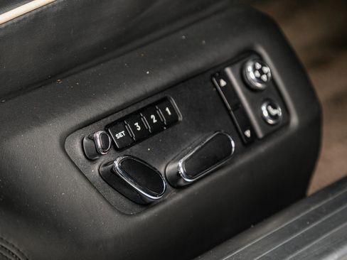 Used 2009 Bentley Flying Spur Flying Spur Speed w/ Convenience Specification Pkg image 37