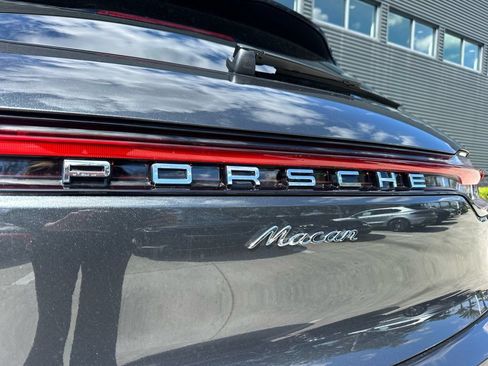 Used 2026 Porsche Macan AWD/4WD image 14