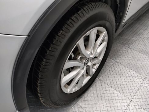 Used 2020 Nissan Rogue SV FWD image 31
