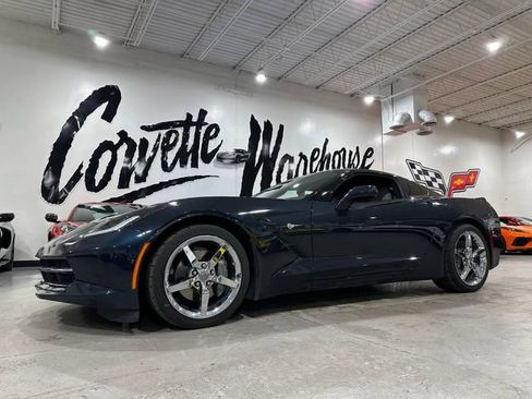 Used 2015 Chevrolet Corvette Stingray Coupe RWD image 3