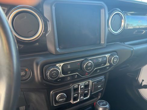 Used 2021 Jeep Wrangler Unlimited Sahara image 21