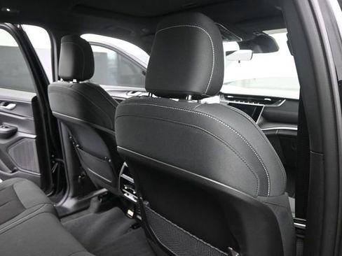 New 2025 Jeep Grand Cherokee Laredo X w/ Luxury Tech Group I image 18