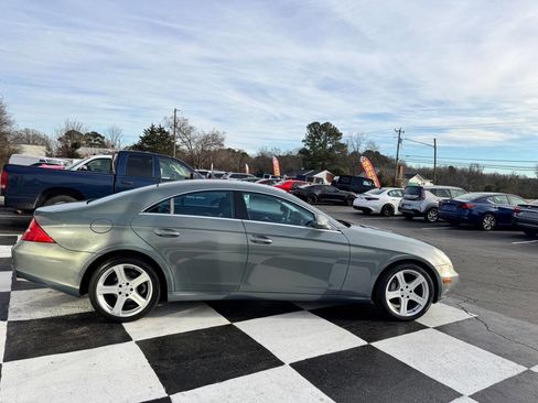 Used 2006 Mercedes-Benz CLS 500 w/ Premium Pkg image 4