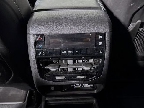 Used 2023 Jeep Grand Cherokee L Limited w/ Black Appearance Package image 26