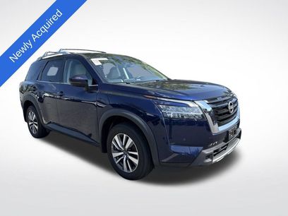 Used 2023 Nissan Pathfinder SL