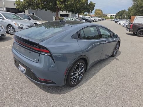 Used 2024 Toyota Prius XLE FWD image 5