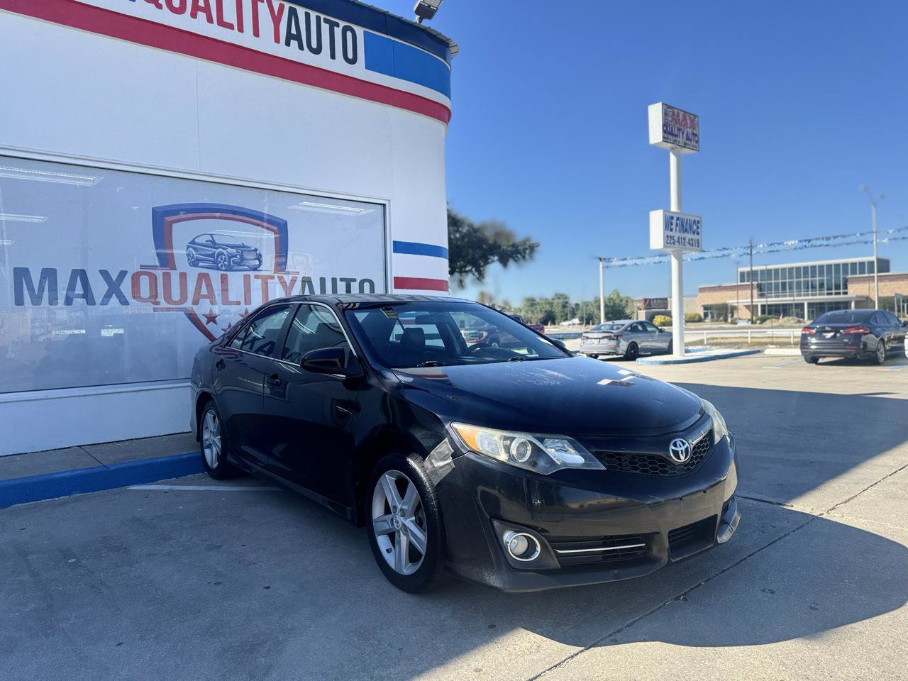 Used 2012 Toyota Camry SE FWD image 13