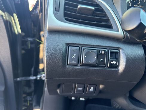 Used 2019 Nissan Sentra SR w/ Exterior Package image 13